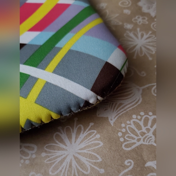 The MacBeth Collection Reversible Neoprene Laptop Case/Bag**16" X 12" - Picture 4 of 7